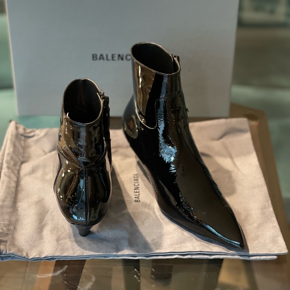 Balenciaga black ankle patent leather boots size 6.5 very good condition